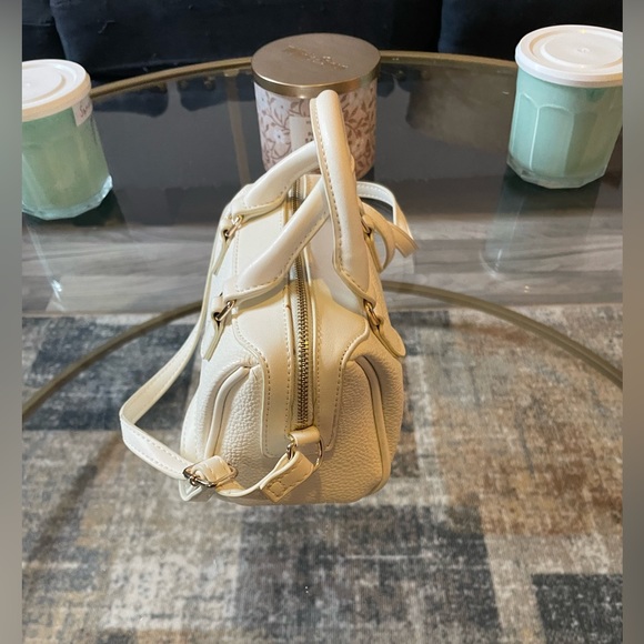 Like dreams cream Crossbody mini duffle - Picture 3 of 7